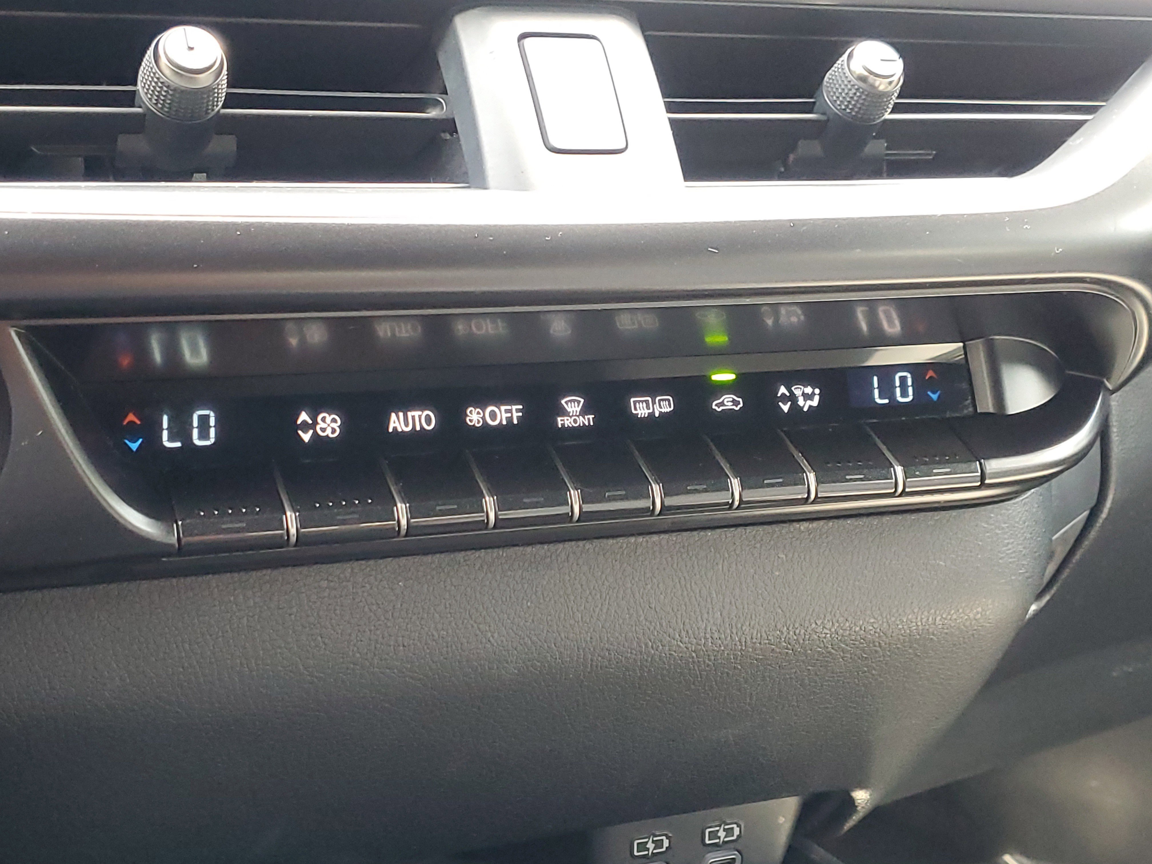 Certified 2024 Lexus UX 250h FWD image 28