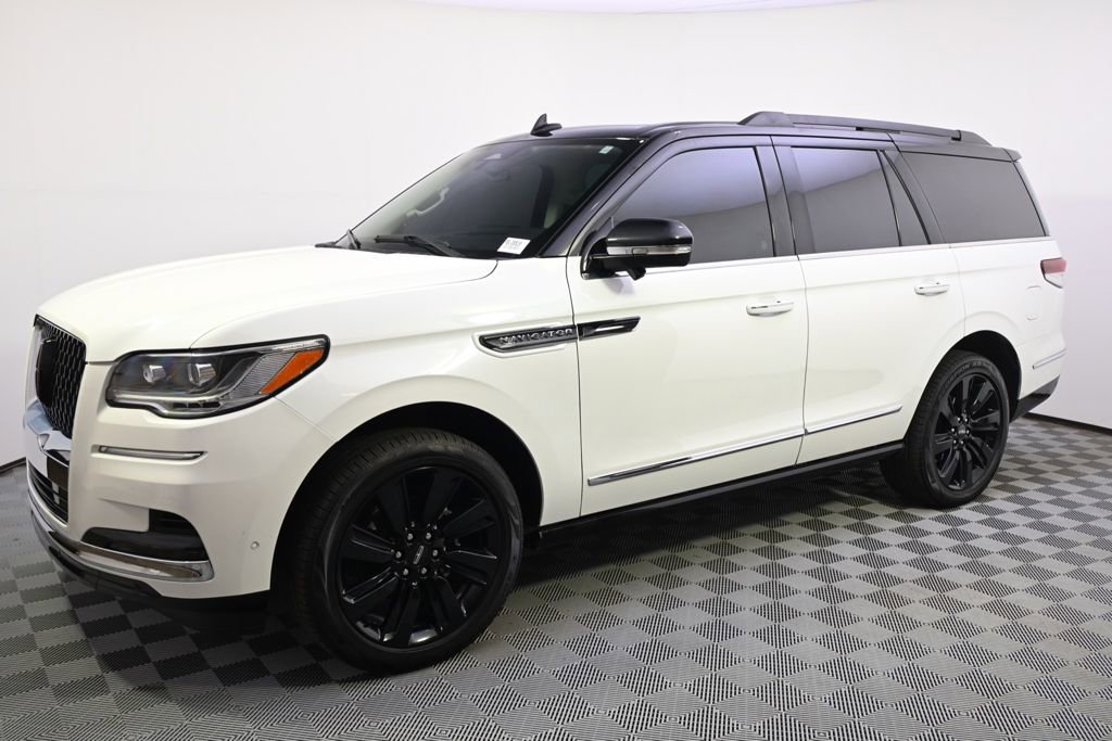 Used 2023 Lincoln Navigator Black Label AWD/4WD image 2