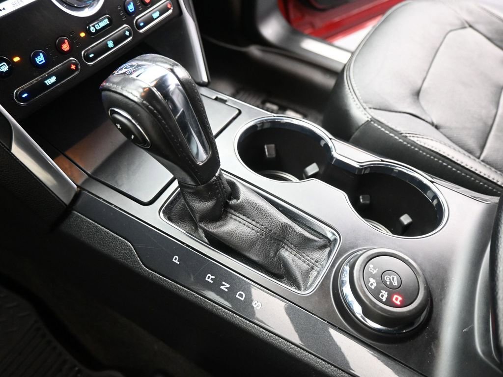 Certified 2018 Ford Explorer Limited w/ Ford Safe & Smart Package image 19