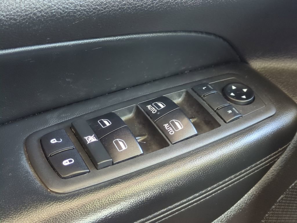 Used 2018 Jeep Grand Cherokee Limited w/ Trailer Tow Group IV image 26