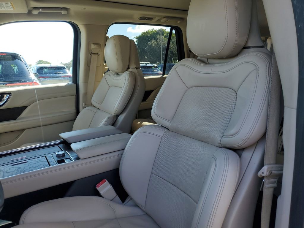 Used 2020 Lincoln Navigator L Reserve image 22