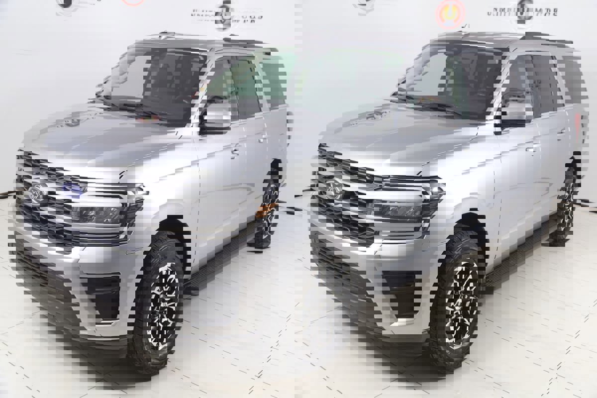 Used 2024 Ford Expedition Max XLT image 21