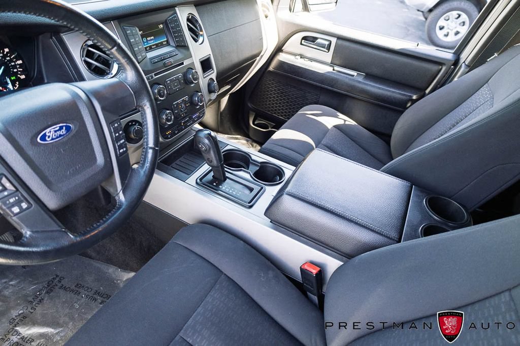 Used 2017 Ford Expedition XLT AWD/4WD image 28