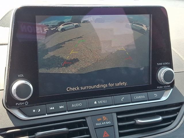 Used 2025 Nissan Altima 2.5 SV FWD image 14