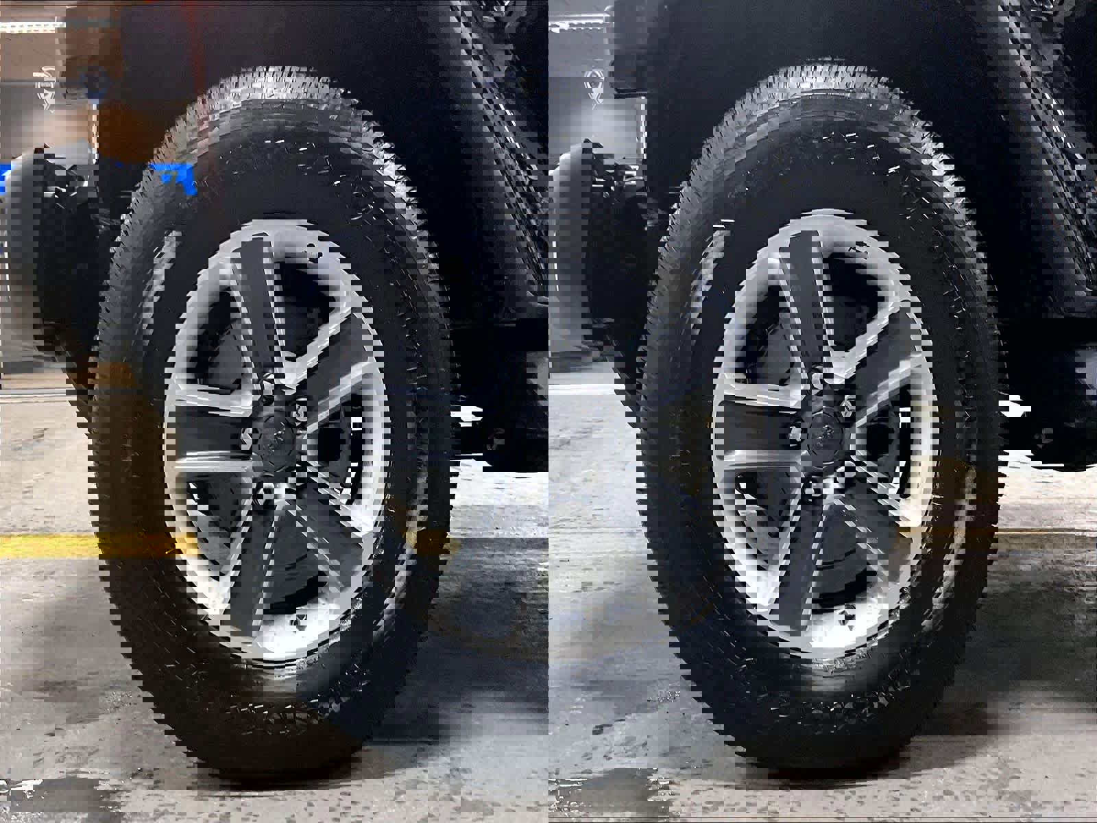 Used 2022 Jeep Wrangler Unlimited Sahara w/ Cold Weather Group AWD/4WD image 7