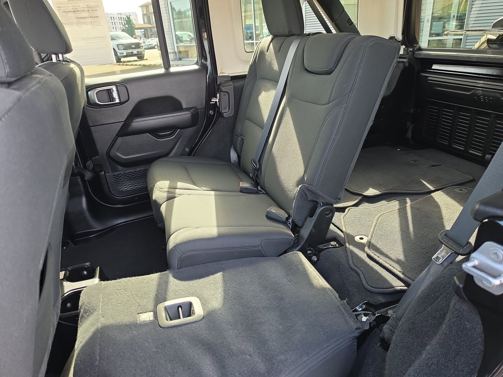 Used 2020 Jeep Wrangler Unlimited Sahara w/ Uconnect 4C Nav & Sound Group image 16