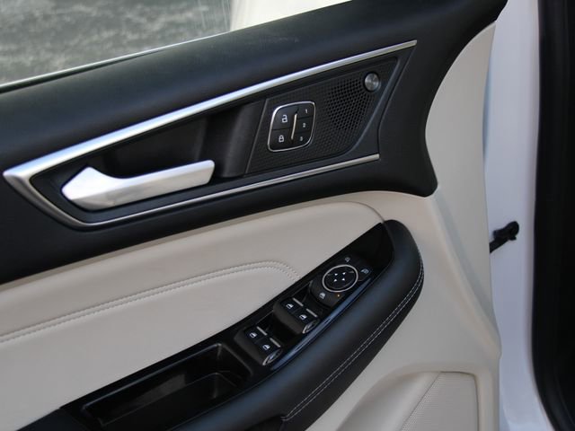 Used 2019 Ford Edge Titanium w/ Equipment Group 301A FWD image 14