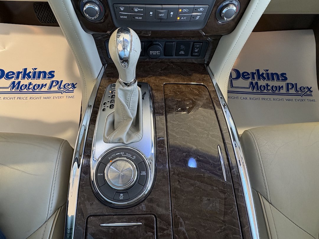 Used 2016 INFINITI QX80 4WD w/ 22" Wheel Package image 18