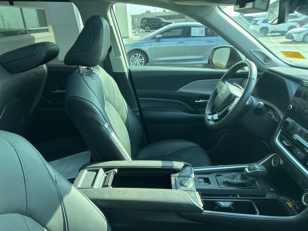 Used 2024 Toyota Grand Highlander Limited image 4