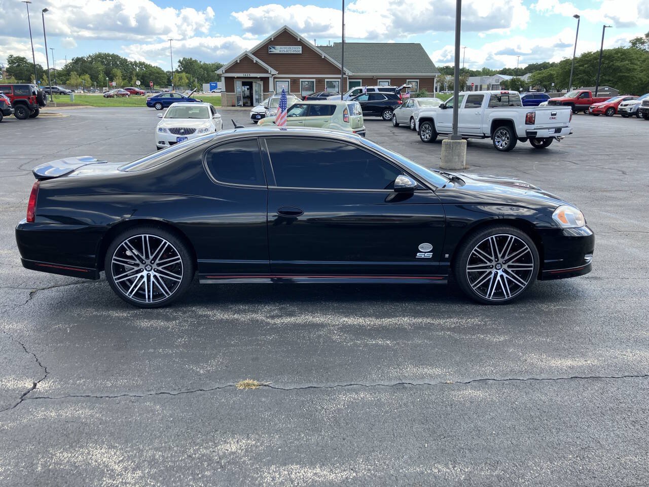 Used 2006 Chevrolet Monte Carlo SS FWD image 2
