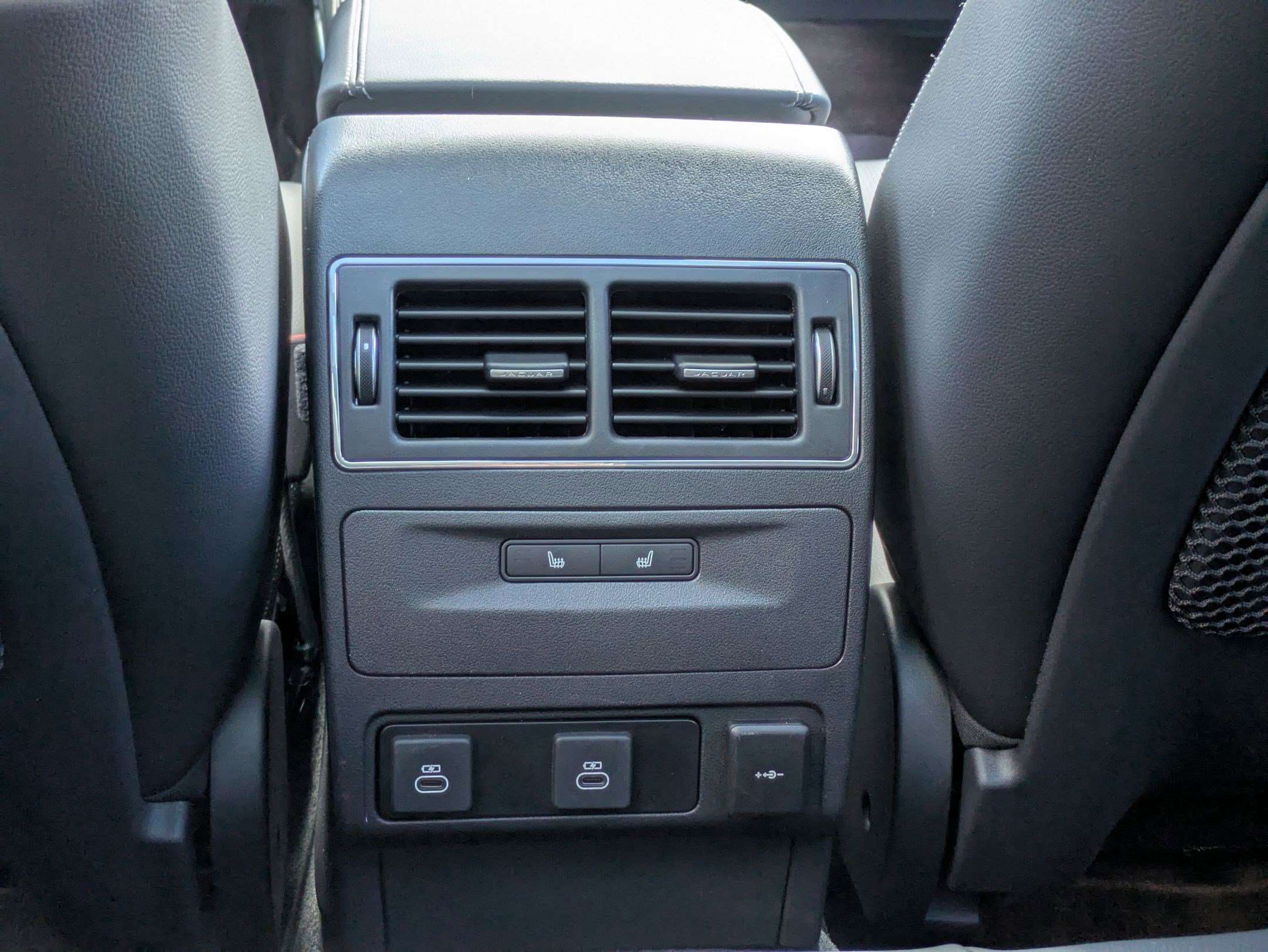 Used 2026 Jaguar F-PACE R-Dynamic S AWD/4WD image 29