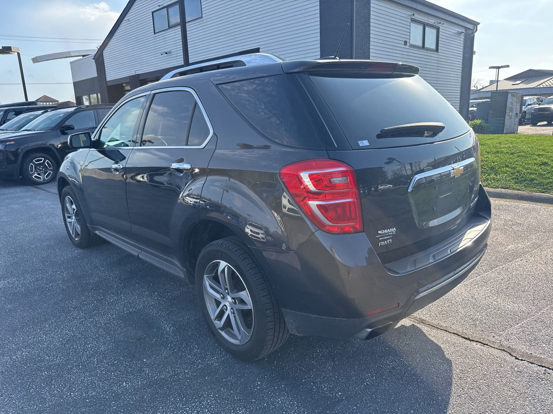 Used 2016 Chevrolet Equinox LTZ w/ Enhanced Convenience Package image 10