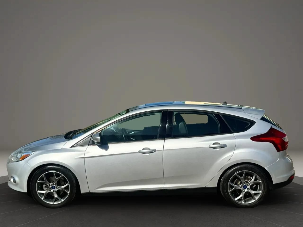 Used 2014 Ford Focus SE w/ Equipment Group 201A FWD image 7