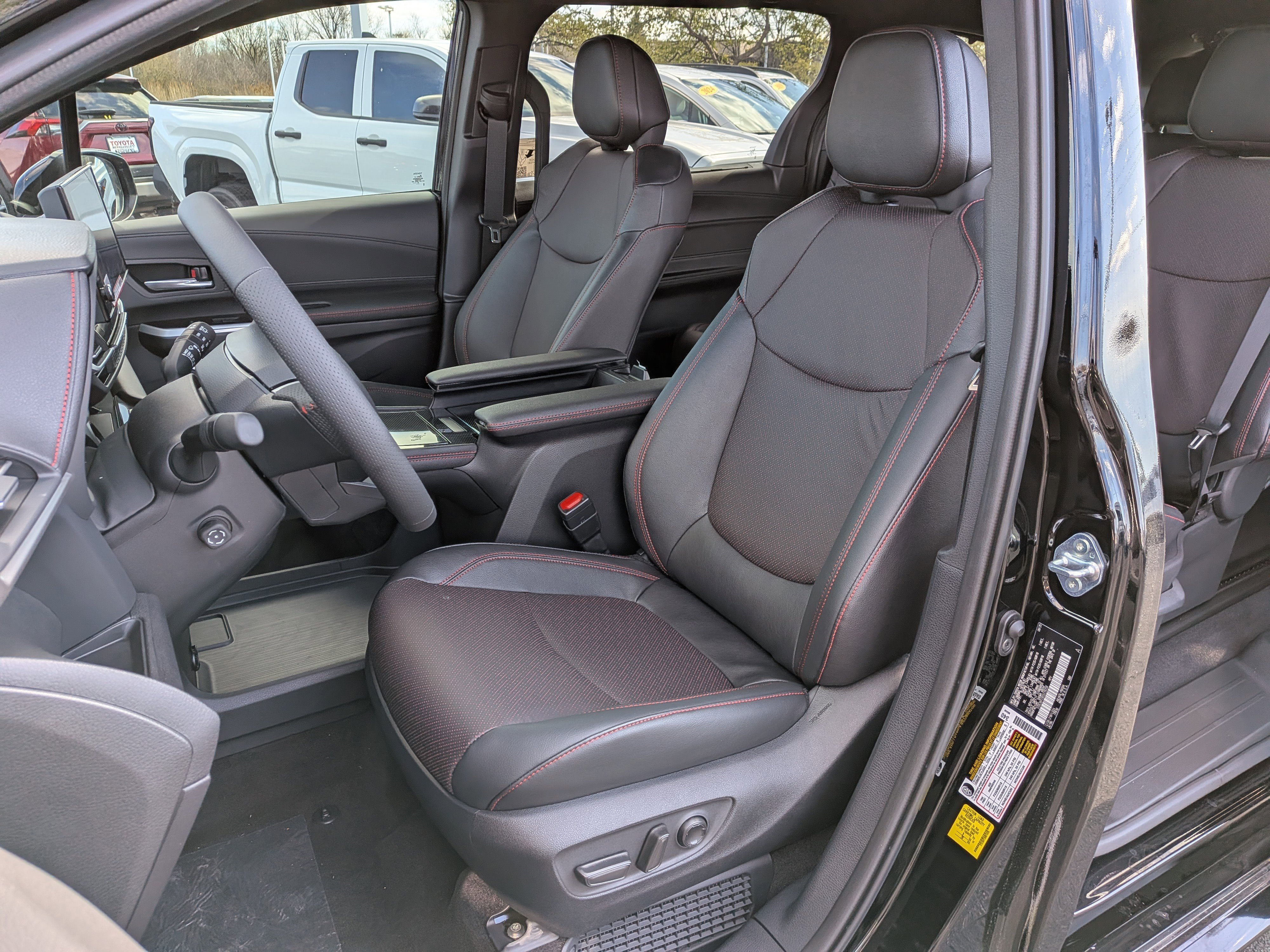 Used 2025 Toyota Sienna XSE w/ XSE Premium Package AWD/4WD image 14