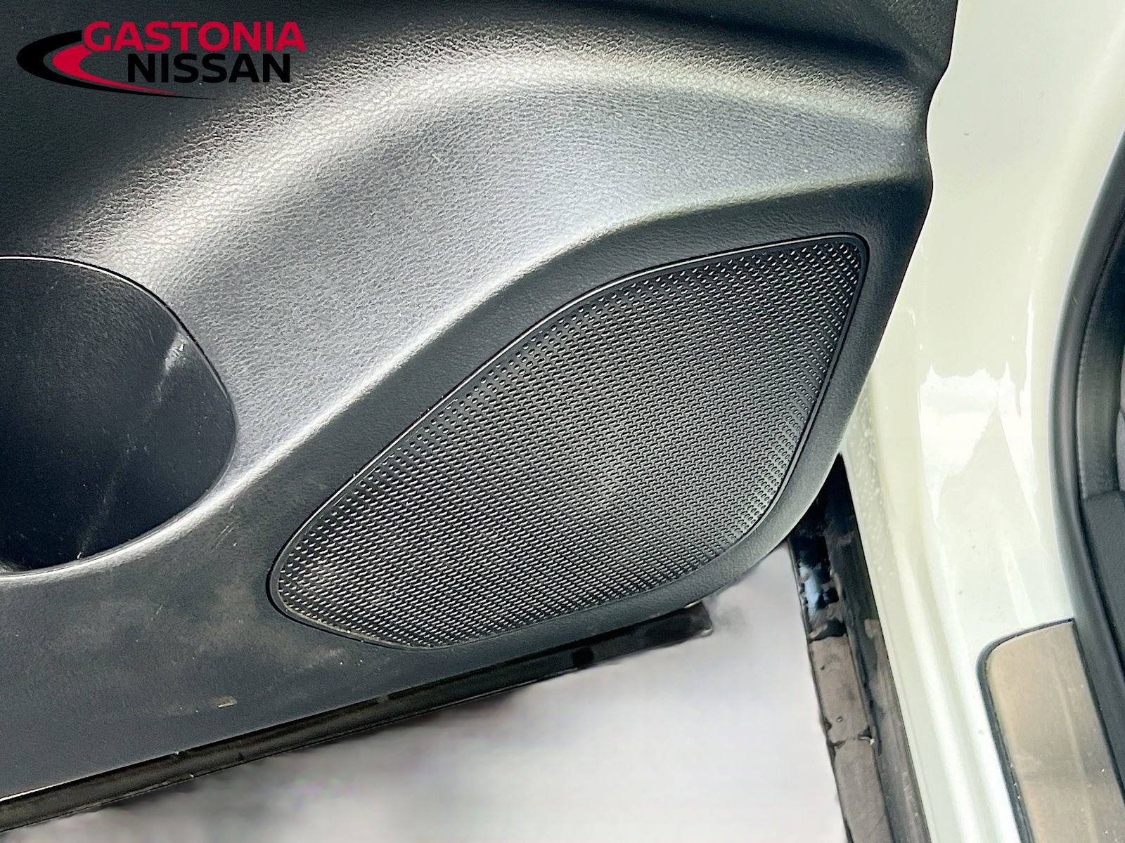 Used 2023 Nissan Rogue SL w/ SL Premium Package image 25