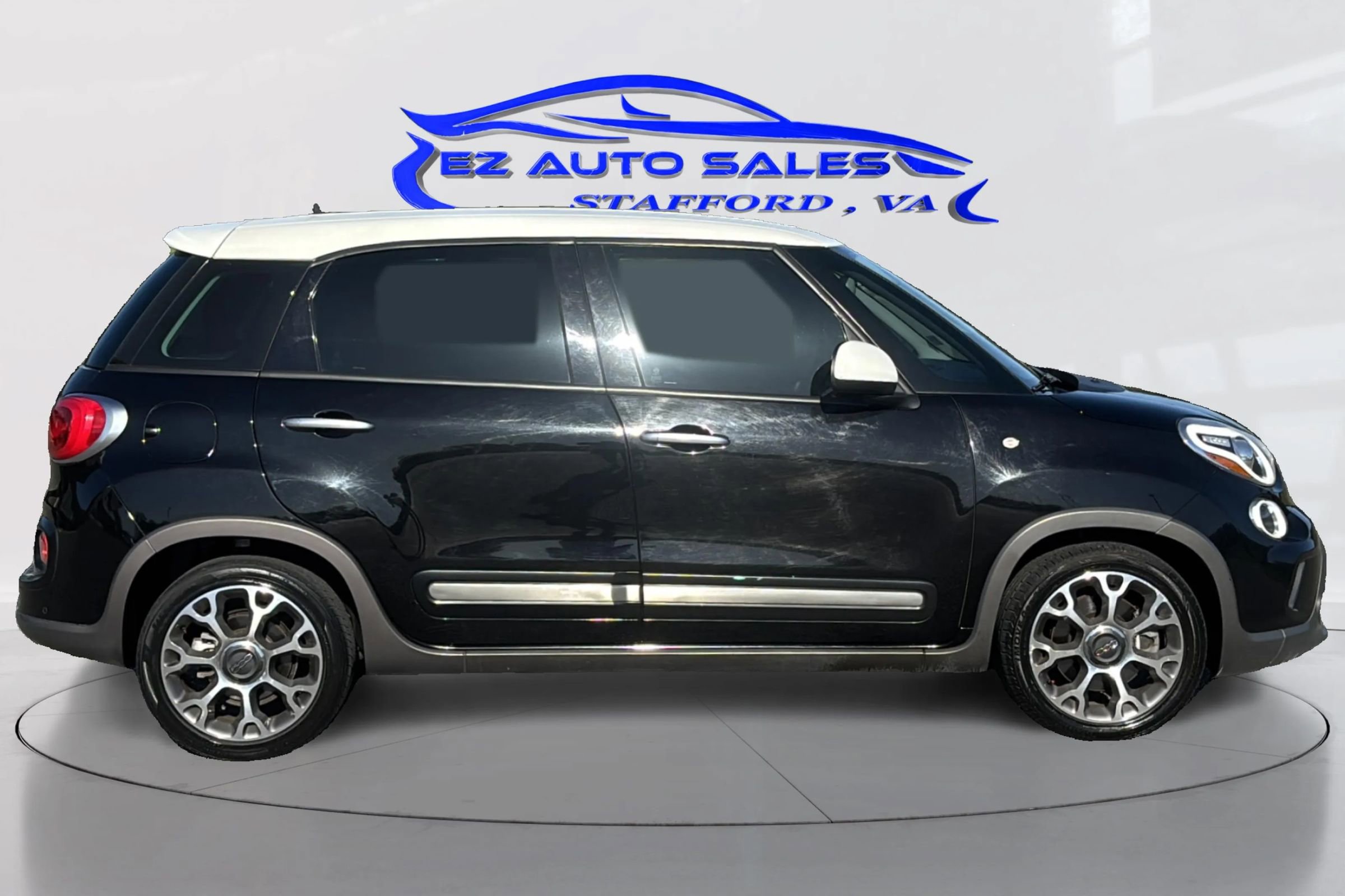 Used 2014 FIAT 500L Trekking w/ Popular Equipment Group image 4