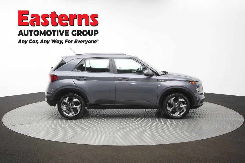 Used 2025 Hyundai Venue SEL FWD image 44
