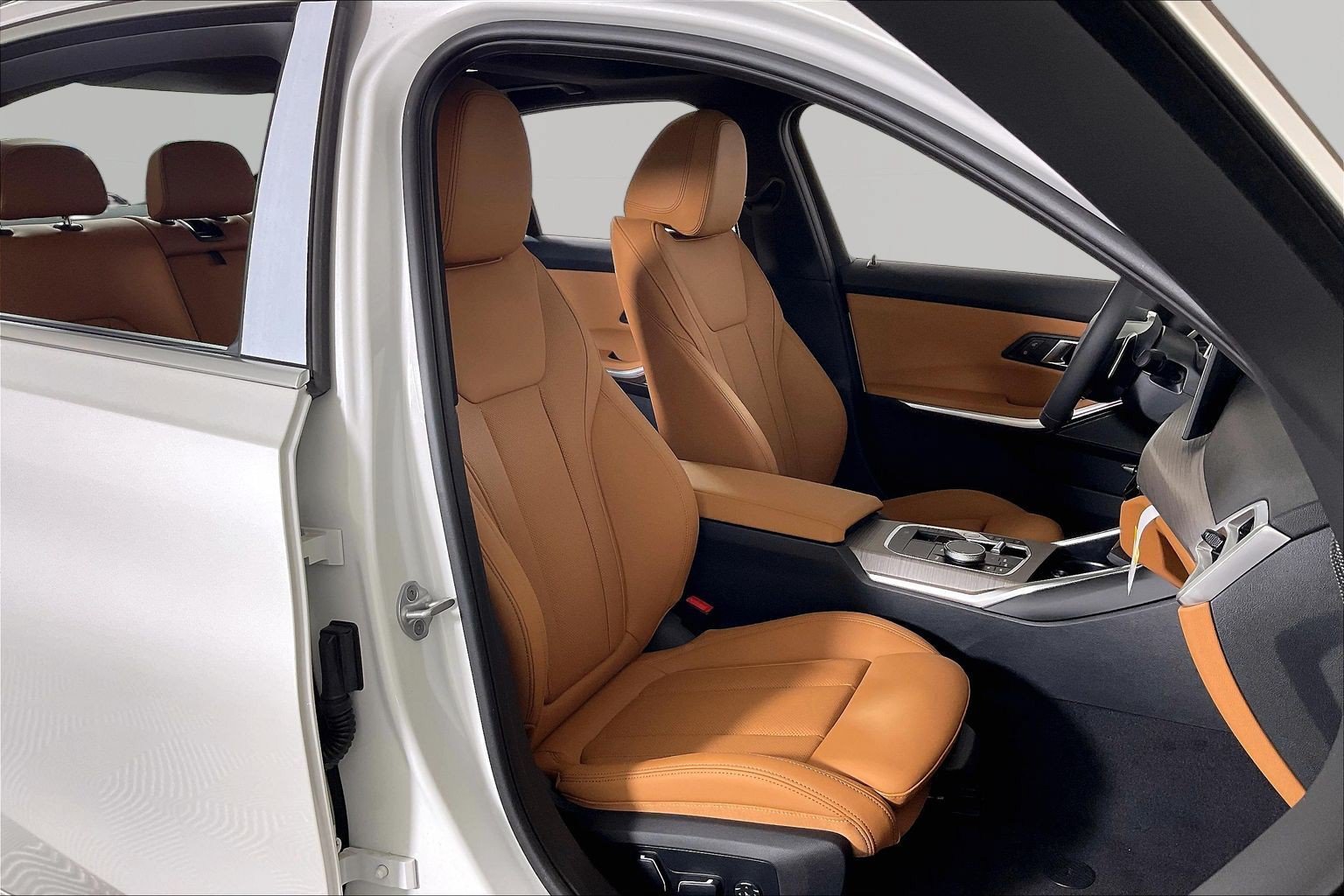 New 2026 BMW 330i xDrive Sedan AWD/4WD image 15