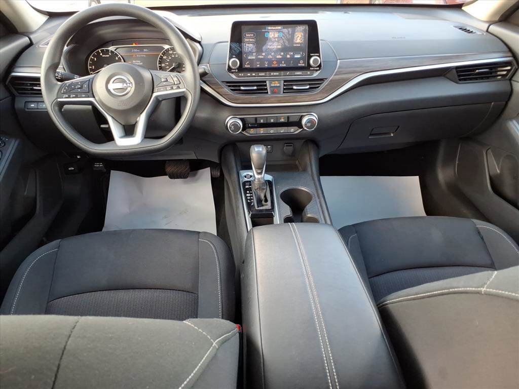 Used 2025 Nissan Altima 2.5 SV image 11