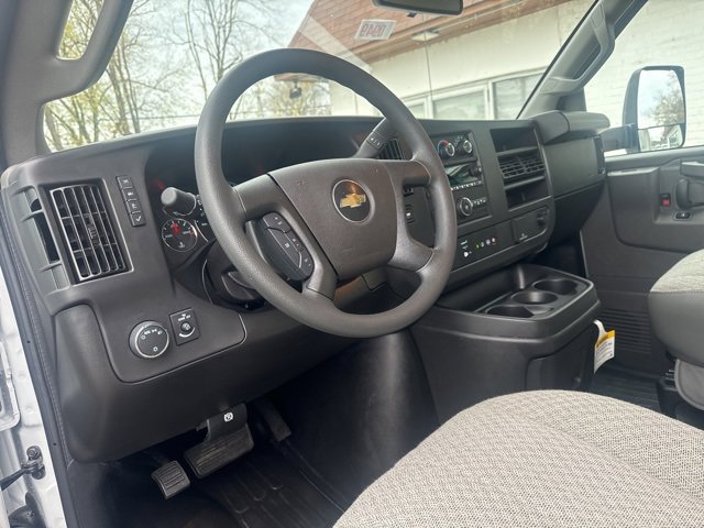 New 2024 Chevrolet Express 3500 w/ Power Convenience Package image 19