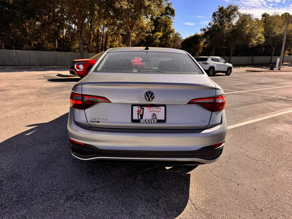 Used 2024 Volkswagen Jetta SE FWD image 8