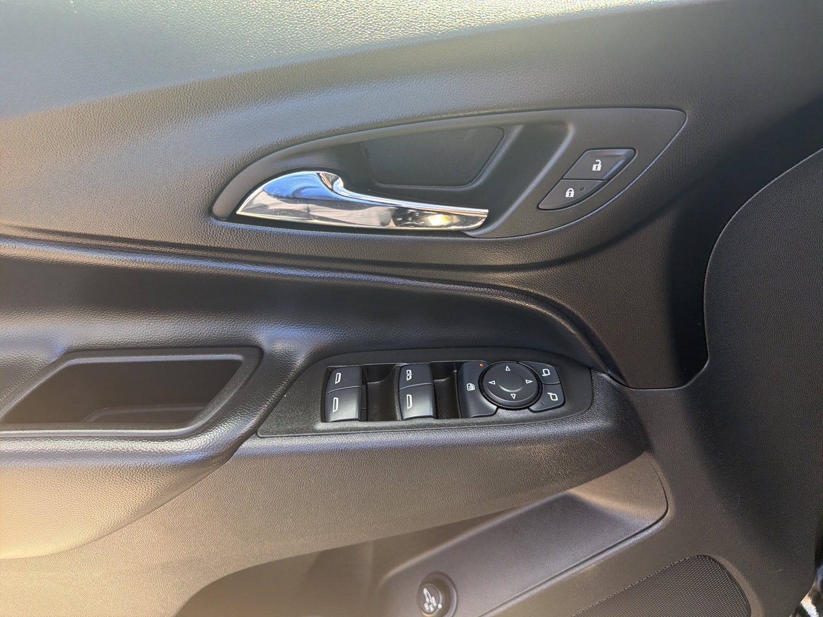 Used 2024 Chevrolet Equinox LT AWD/4WD image 13