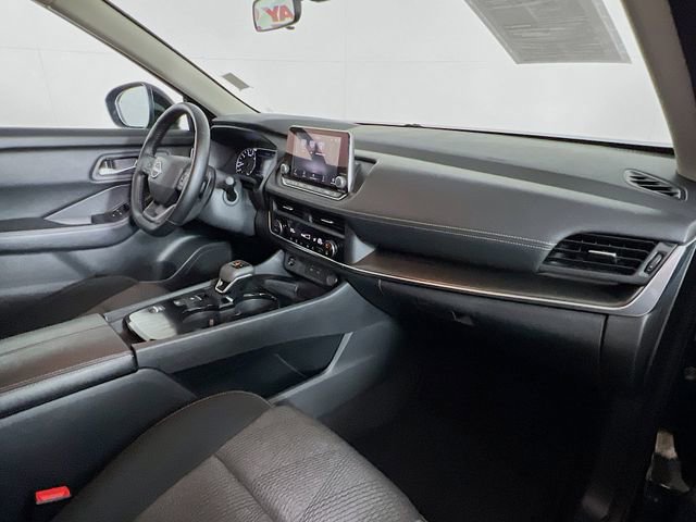 Used 2025 Nissan Rogue SV image 37