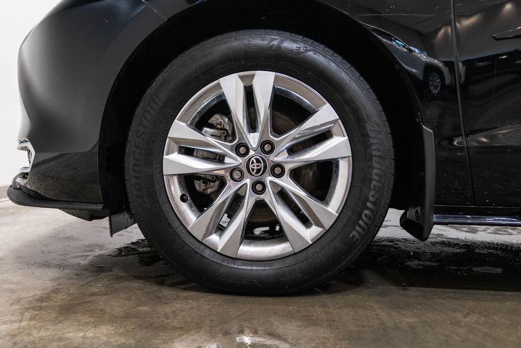 Certified 2026 Toyota Sienna Limited AWD/4WD image 11
