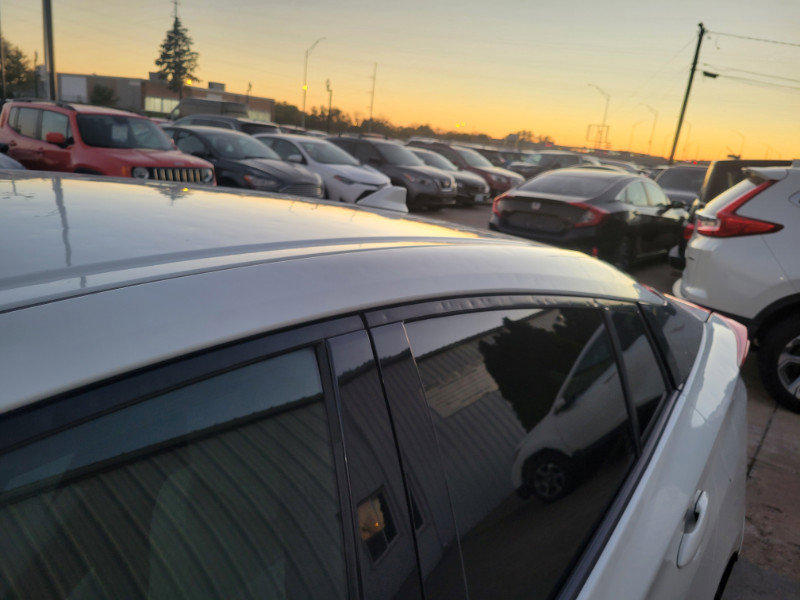 Used 2019 Toyota Prius Prime Plus FWD image 17