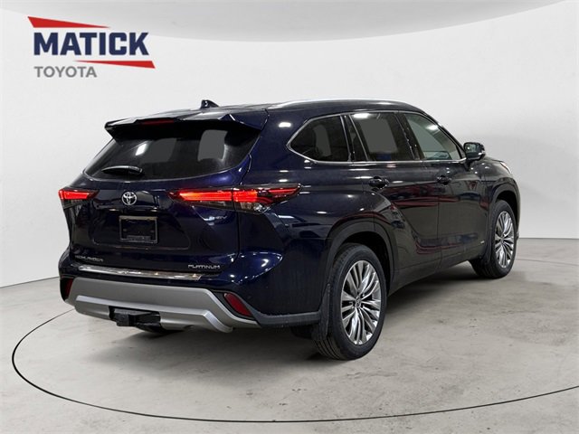 New 2026 Toyota Highlander Platinum image 7