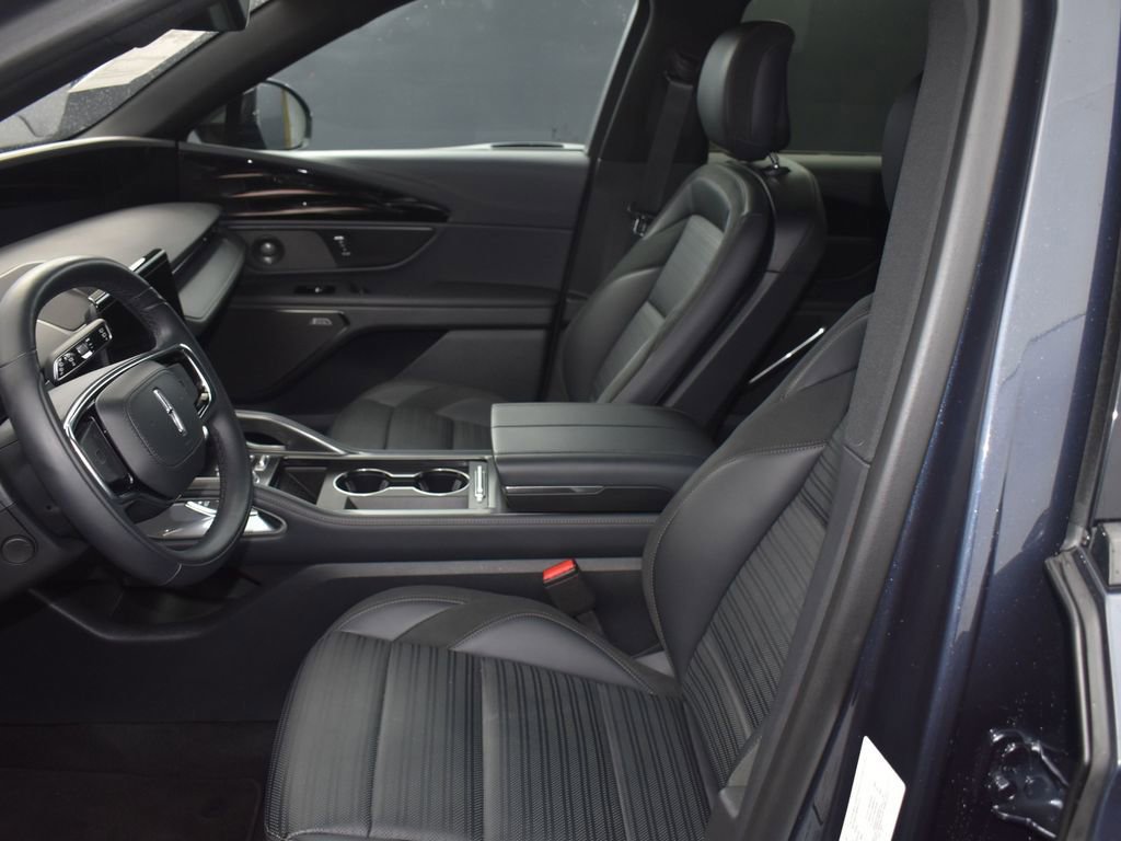 Used 2024 Lincoln Nautilus Reserve w/ Equipment Group 202A image 10