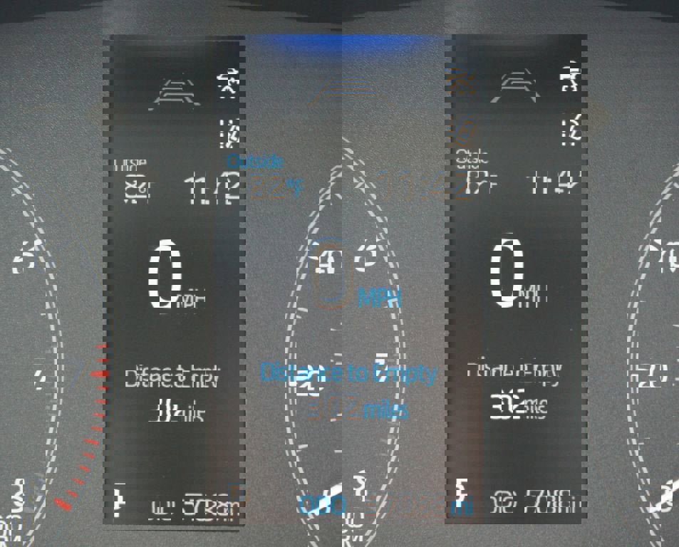 Used 2023 Toyota Corolla LE image 4