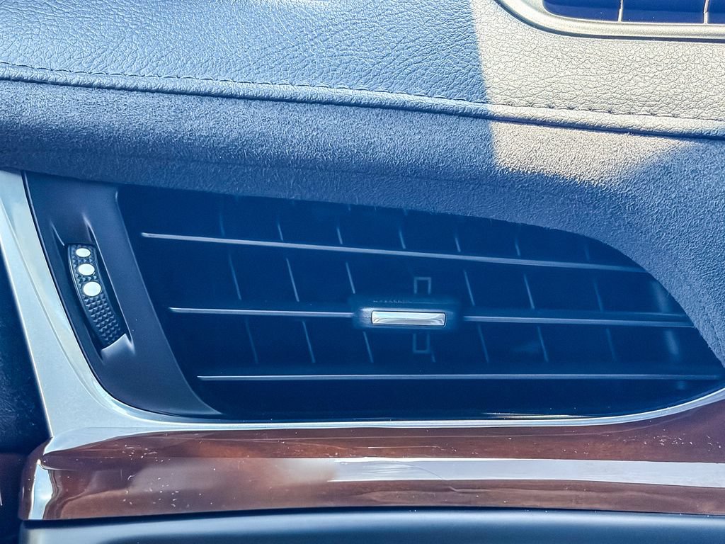 Certified 2020 Cadillac Escalade Luxury AWD/4WD image 42