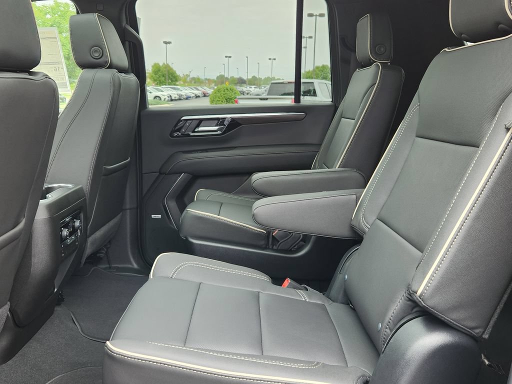 New 2025 Chevrolet Suburban Premier w/ Sun And Tow Package AWD/4WD image 12