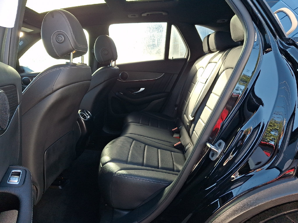 Used 2022 Mercedes-Benz GLC 300 4MATIC image 10