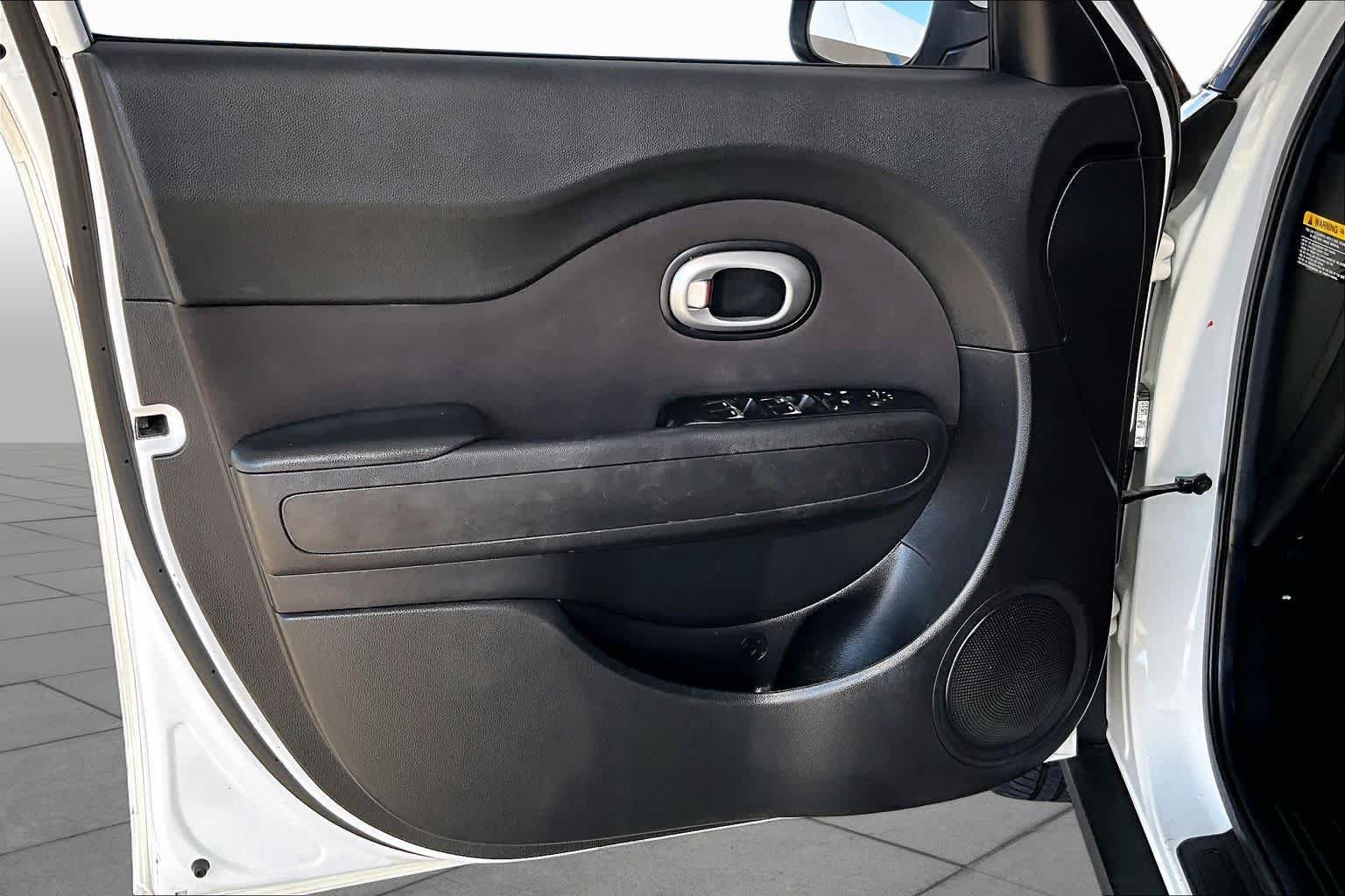 Used 2018 Kia Soul FWD image 21