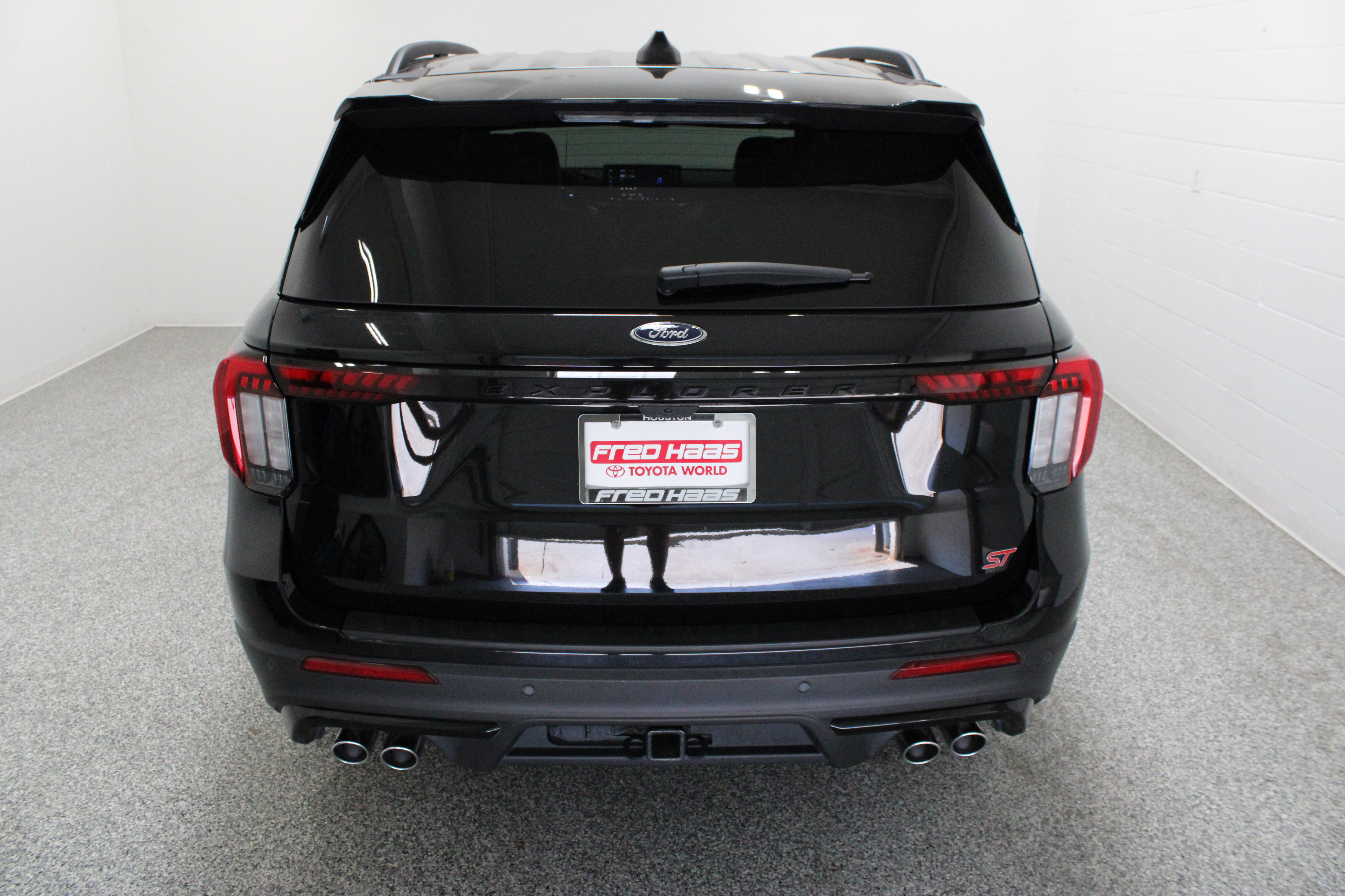Used 2025 Ford Explorer ST w/ Sun And Sound Package AWD/4WD image 8