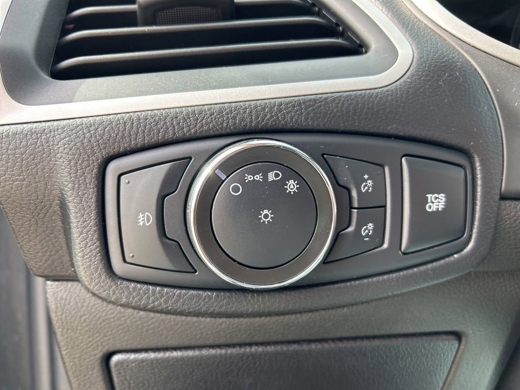 Used 2020 Ford Edge SEL image 21