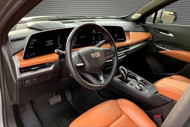 Certified 2024 Cadillac XT4 Premium Luxury w/ Technology Package FWD image 17