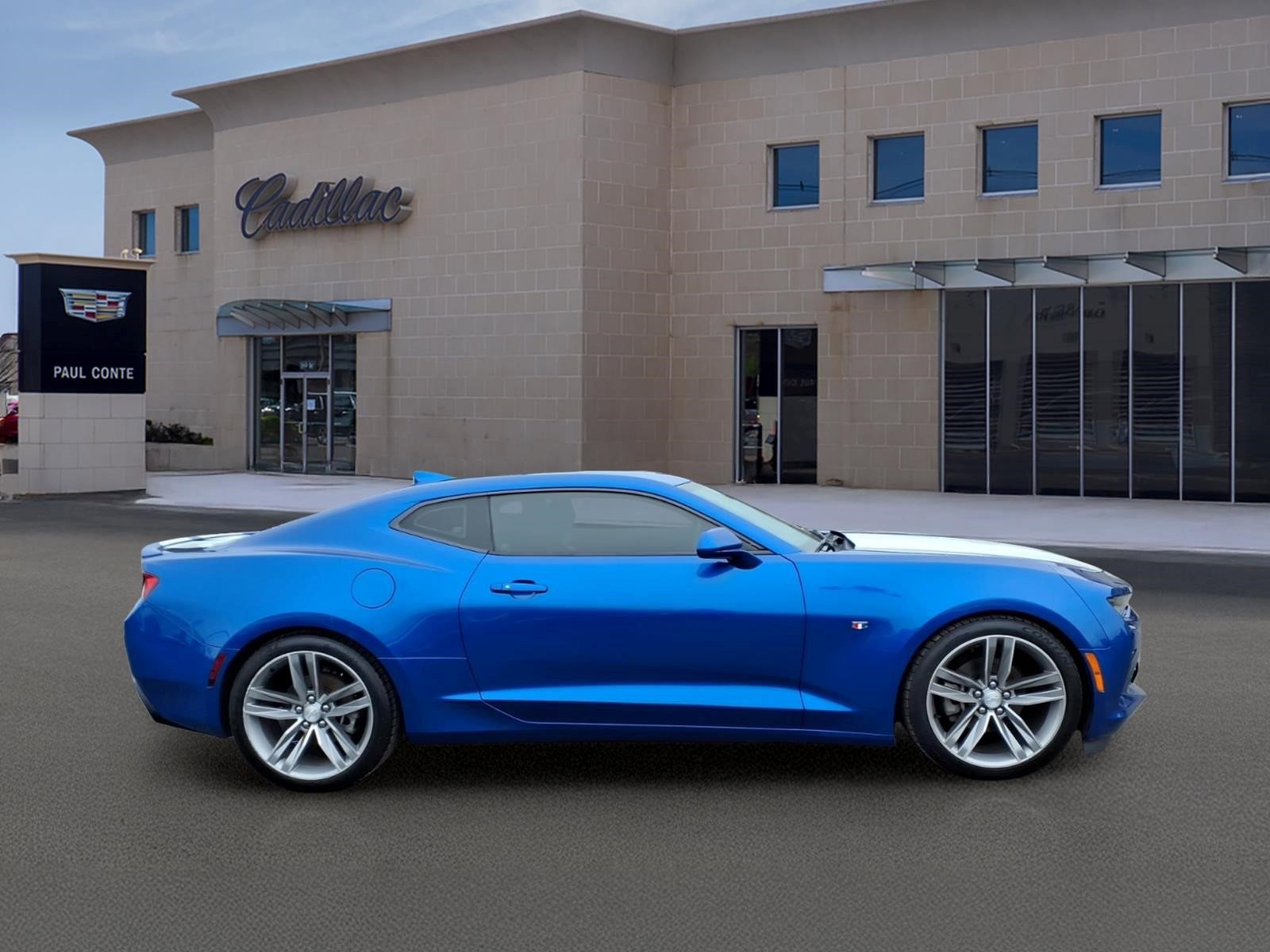 Used 2017 Chevrolet Camaro LT RWD image 4