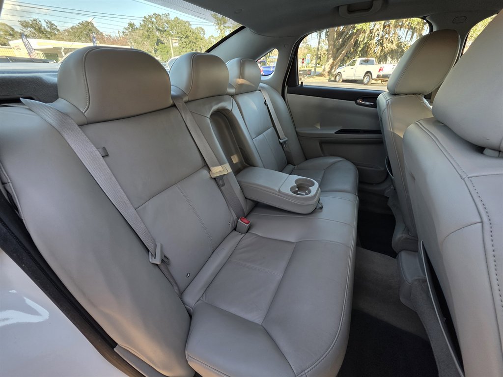 Used 2010 Chevrolet Impala LT w/ Luxury Edition Package image 33