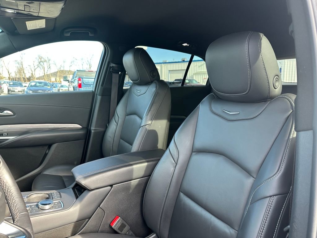Certified 2025 Cadillac XT4 Premium Luxury image 21