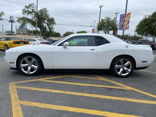 Used 2013 Dodge Challenger R/T RWD image 2