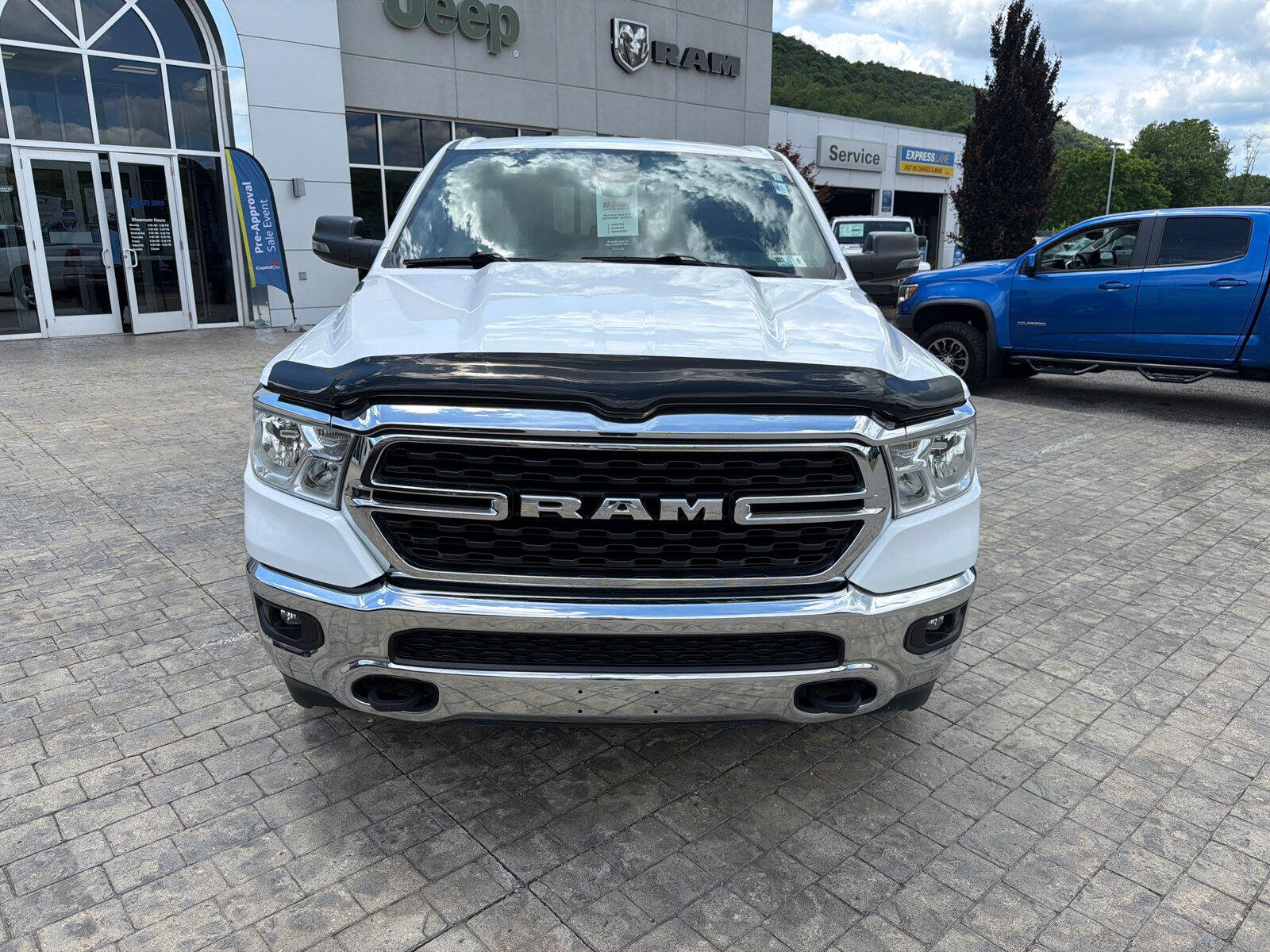 Used 2024 RAM 1500 Big Horn AWD/4WD image 3