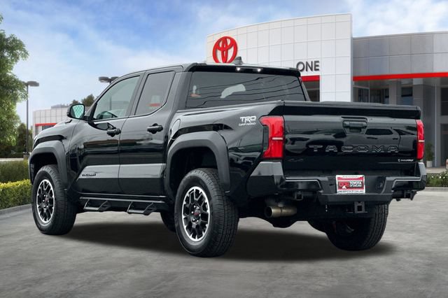 Certified 2025 Toyota Tacoma TRD Off-Road AWD/4WD image 7