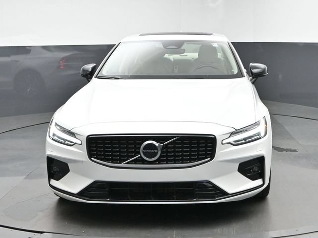 Used 2023 Volvo S60 B5 Core w/ Climate Package FWD image 3