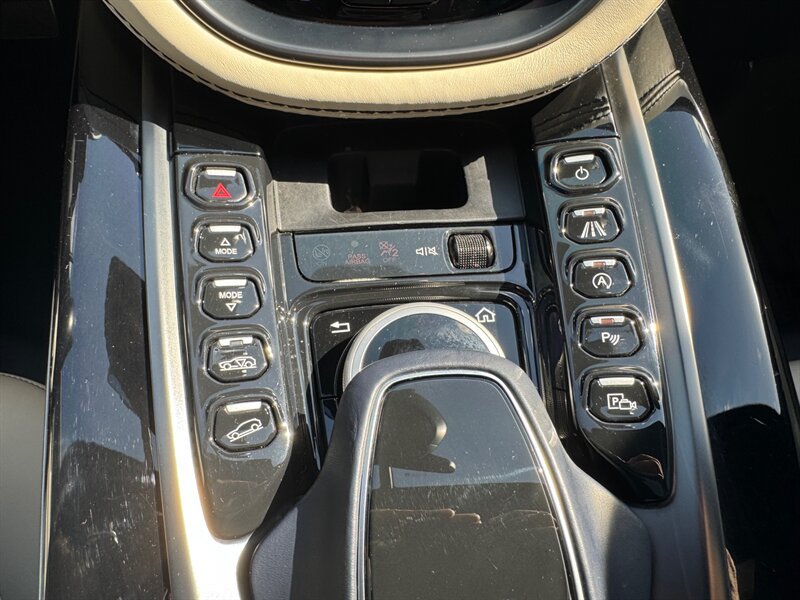 Used 2022 Aston Martin DBX AWD/4WD image 67