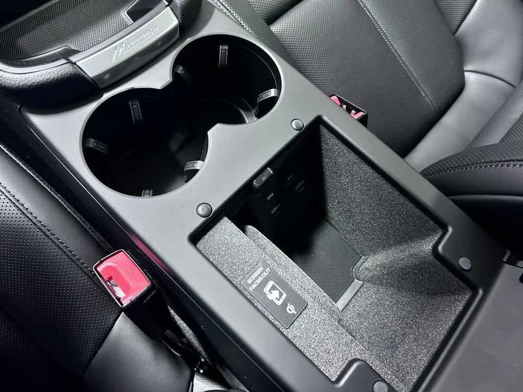 Certified 2026 Porsche Macan AWD/4WD image 21
