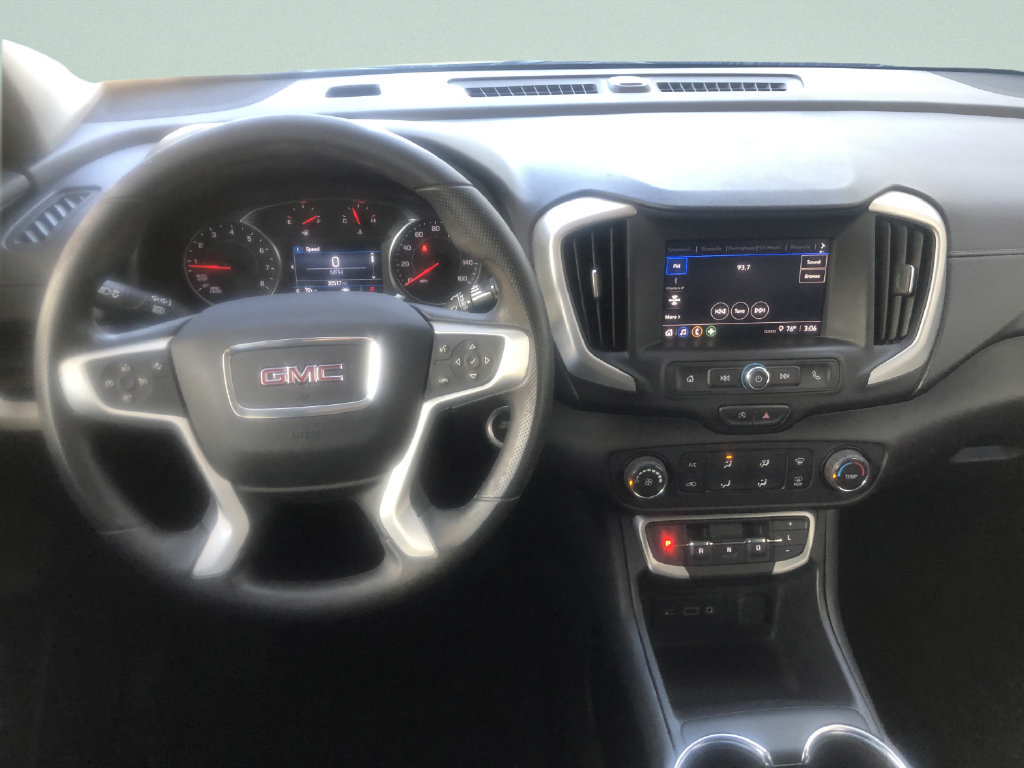 Used 2024 GMC Terrain SLE AWD/4WD image 16