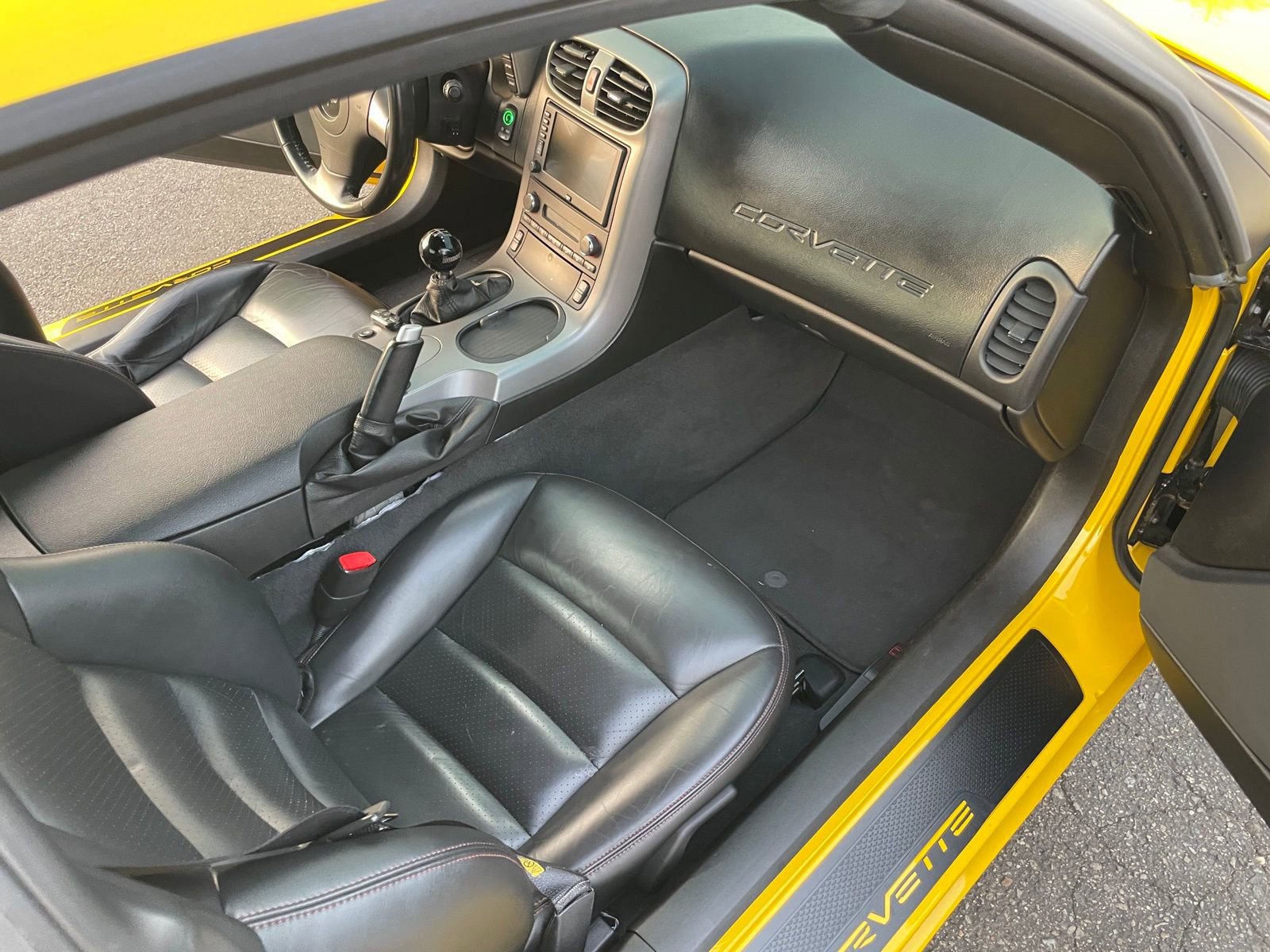 Used 2006 Chevrolet Corvette Z06 w/ Preferred Equipment Group RWD image 12